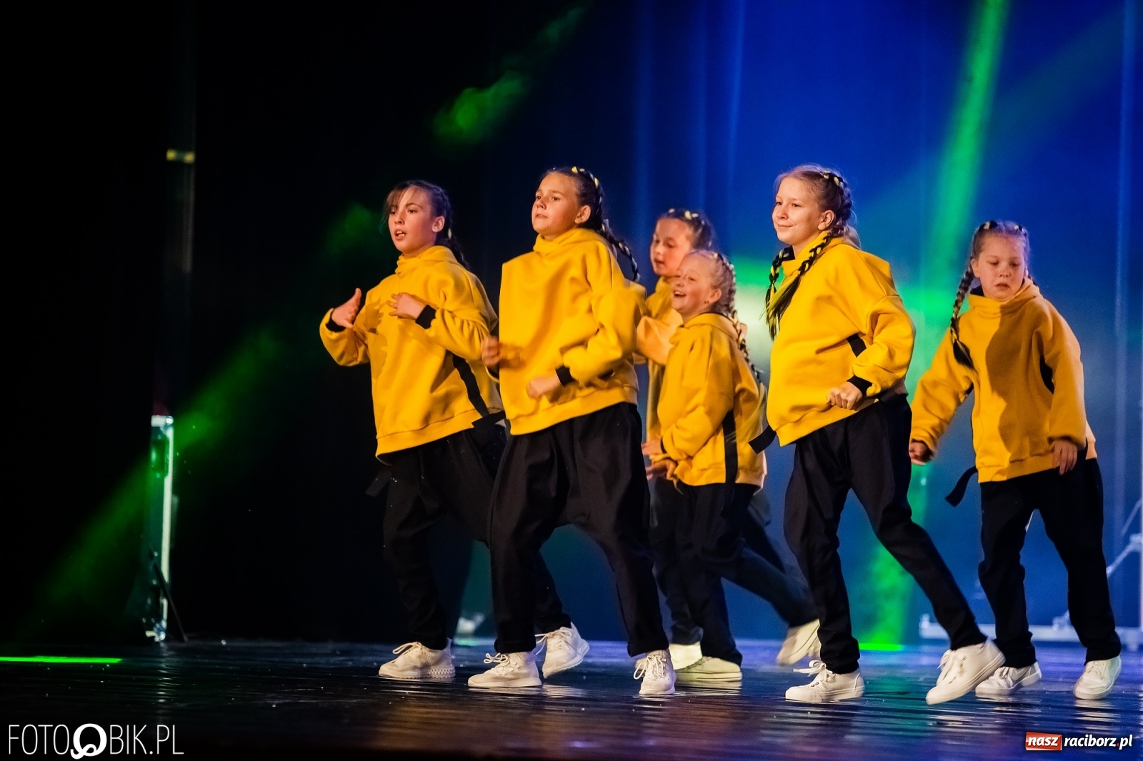 Zdjęcie w galerii na portalu naszraciborz.pl: Jubileuszowa gala zespołu tanecznego Skaza w Raciborskim Centrum Kultury wiadomości z regionu