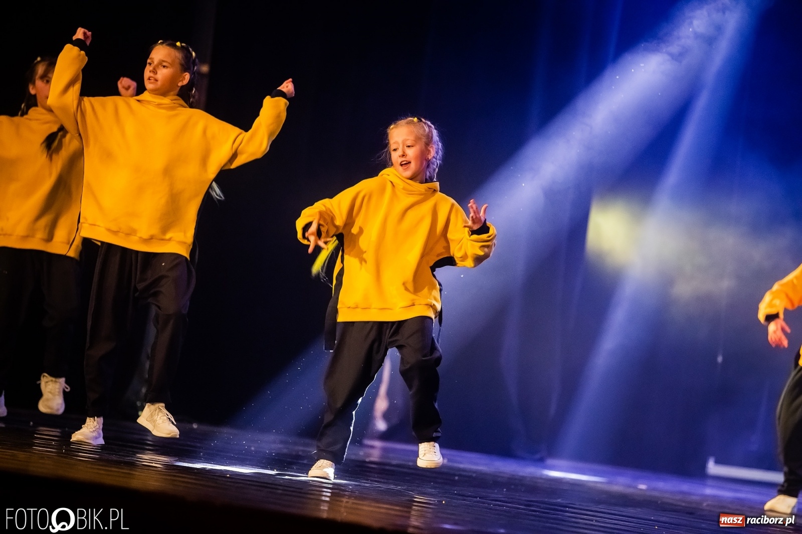 Zdjęcie w galerii na portalu naszraciborz.pl: Jubileuszowa gala zespołu tanecznego Skaza w Raciborskim Centrum Kultury wiadomości z regionu