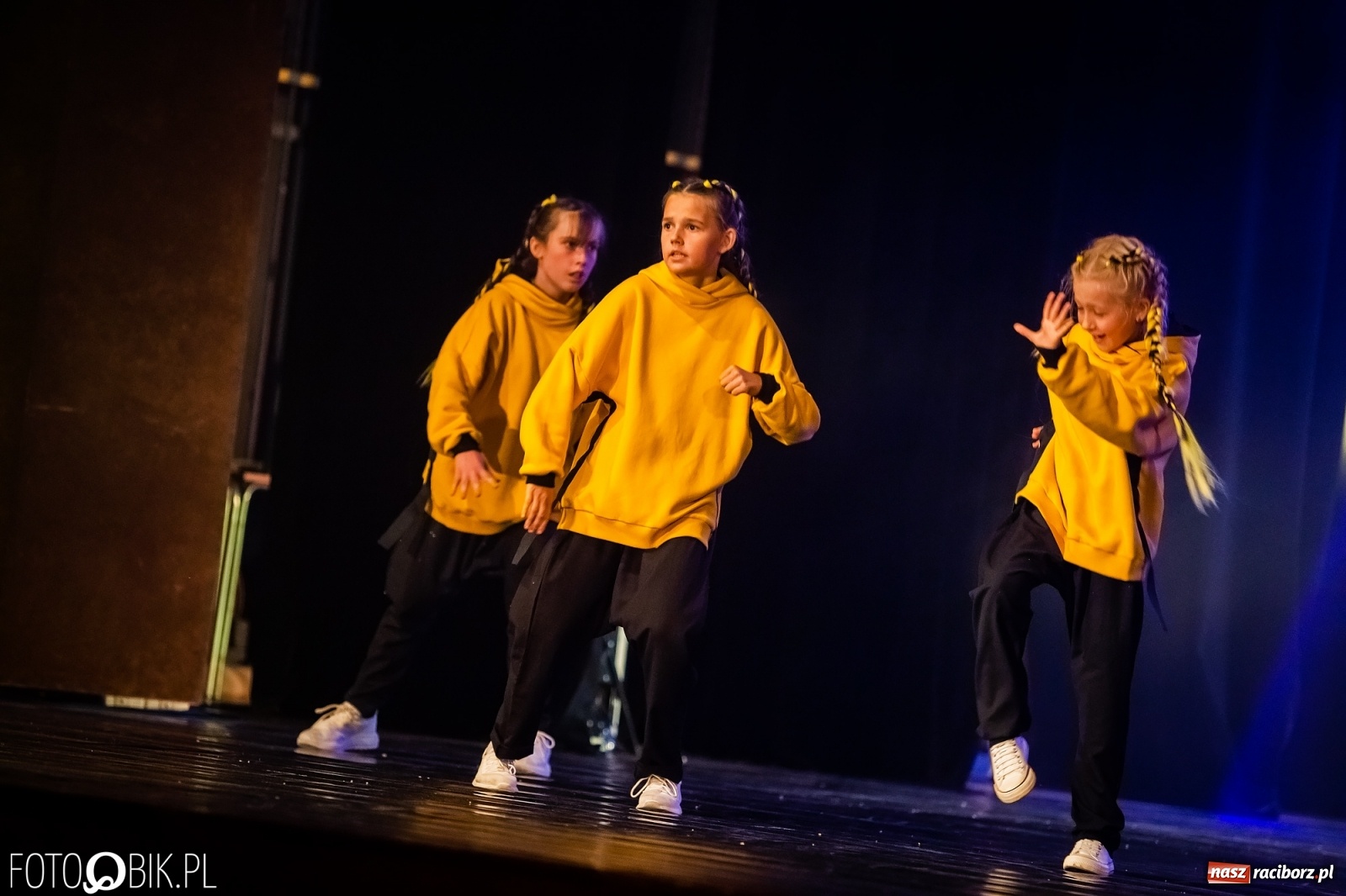 Zdjęcie w galerii na portalu naszraciborz.pl: Jubileuszowa gala zespołu tanecznego Skaza w Raciborskim Centrum Kultury wiadomości z regionu