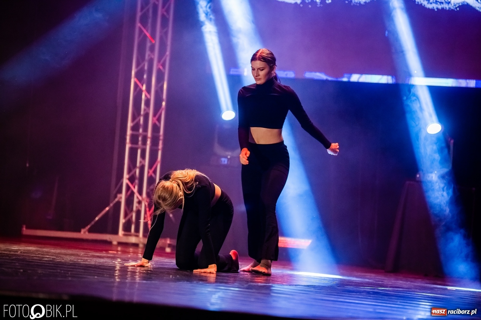 Zdjęcie w galerii na portalu naszraciborz.pl: Jubileuszowa gala zespołu tanecznego Skaza w Raciborskim Centrum Kultury wiadomości z regionu