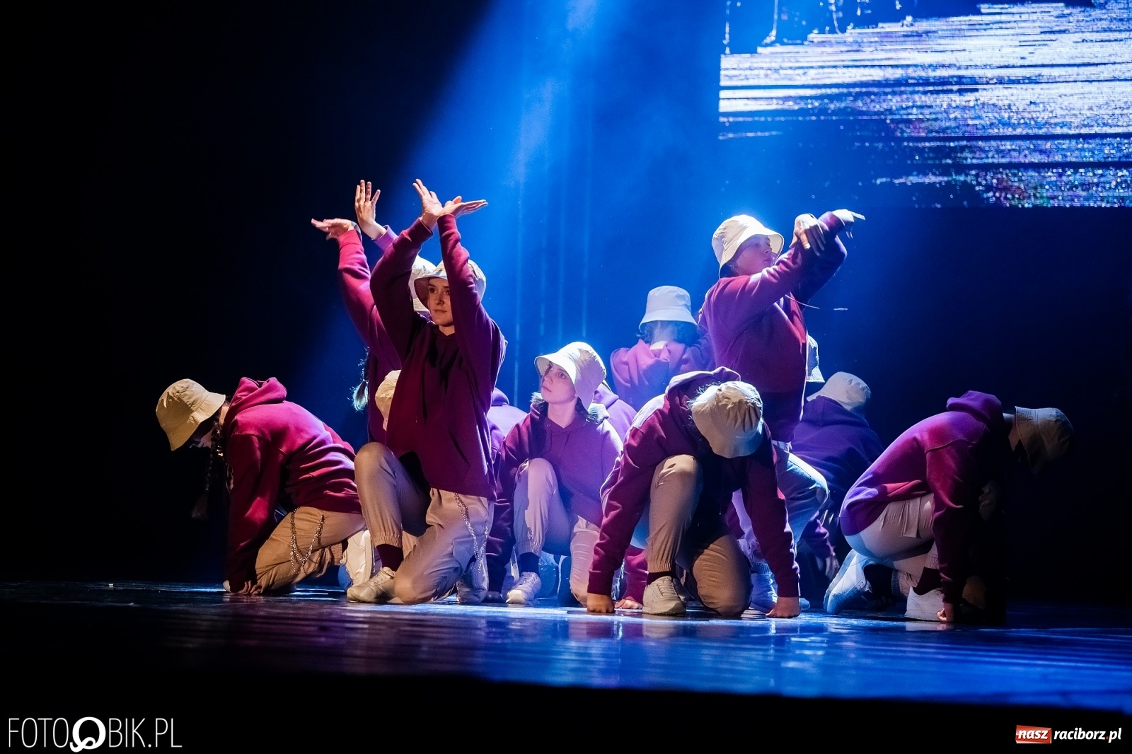 Zdjęcie w galerii na portalu naszraciborz.pl: Jubileuszowa gala zespołu tanecznego Skaza w Raciborskim Centrum Kultury wiadomości z regionu