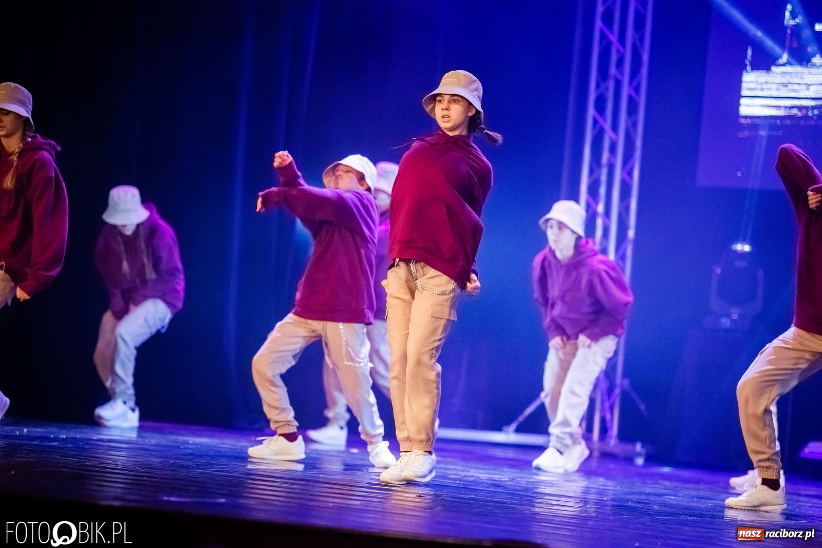 Zdjęcie w galerii na portalu naszraciborz.pl: Jubileuszowa gala zespołu tanecznego Skaza w Raciborskim Centrum Kultury wiadomości z regionu