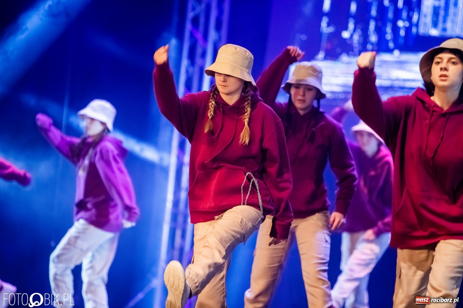 Zdjęcie w galerii na portalu naszraciborz.pl: Jubileuszowa gala zespołu tanecznego Skaza w Raciborskim Centrum Kultury wiadomości z regionu