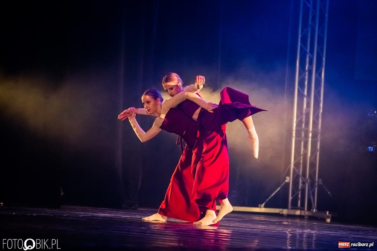 Zdjęcie w galerii na portalu naszraciborz.pl: Jubileuszowa gala zespołu tanecznego Skaza w Raciborskim Centrum Kultury wiadomości z regionu