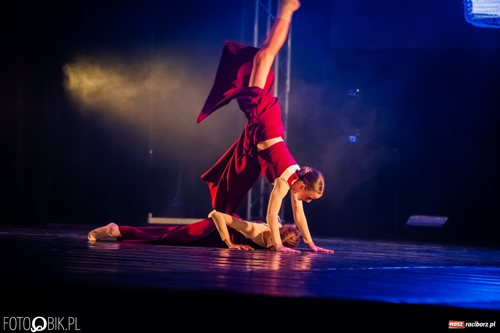 Zdjęcie w galerii na portalu naszraciborz.pl: Jubileuszowa gala zespołu tanecznego Skaza w Raciborskim Centrum Kultury wiadomości z regionu