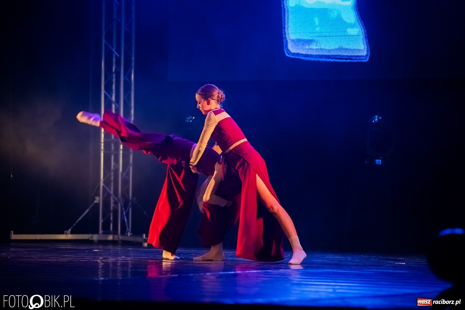 Zdjęcie w galerii na portalu naszraciborz.pl: Jubileuszowa gala zespołu tanecznego Skaza w Raciborskim Centrum Kultury wiadomości z regionu