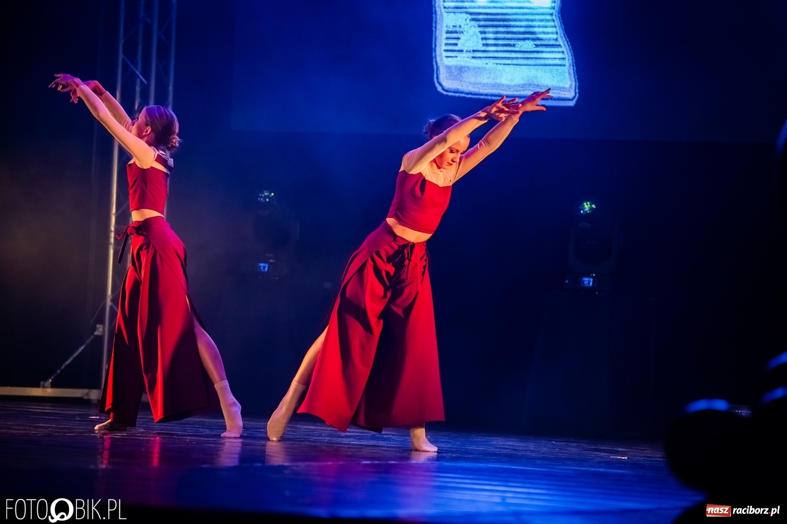 Zdjęcie w galerii na portalu naszraciborz.pl: Jubileuszowa gala zespołu tanecznego Skaza w Raciborskim Centrum Kultury wiadomości z regionu