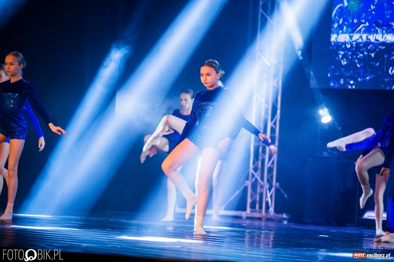 Zdjęcie w galerii na portalu naszraciborz.pl: Jubileuszowa gala zespołu tanecznego Skaza w Raciborskim Centrum Kultury wiadomości z regionu