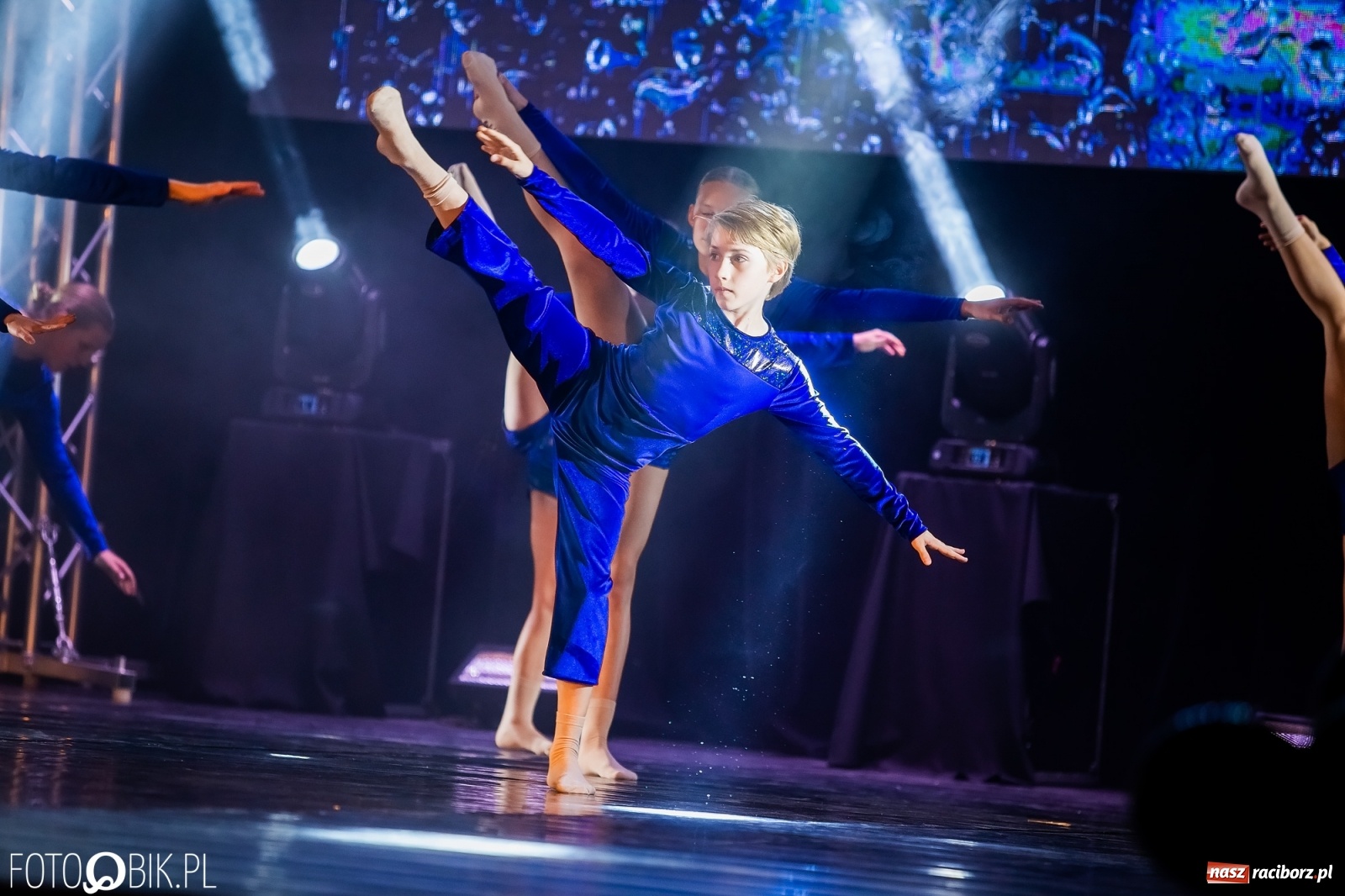 Zdjęcie w galerii na portalu naszraciborz.pl: Jubileuszowa gala zespołu tanecznego Skaza w Raciborskim Centrum Kultury wiadomości z regionu