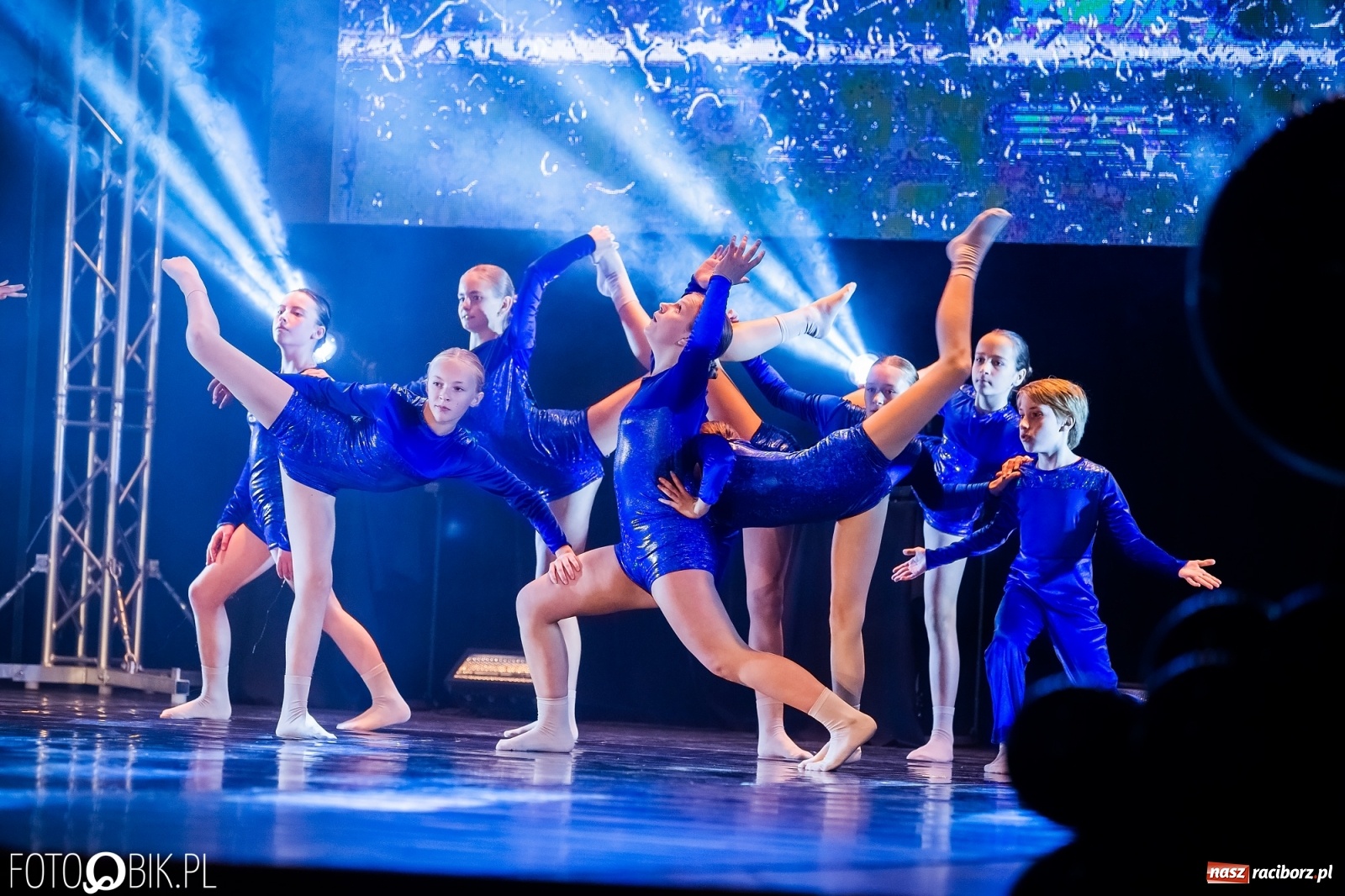 Zdjęcie w galerii na portalu naszraciborz.pl: Jubileuszowa gala zespołu tanecznego Skaza w Raciborskim Centrum Kultury wiadomości z regionu