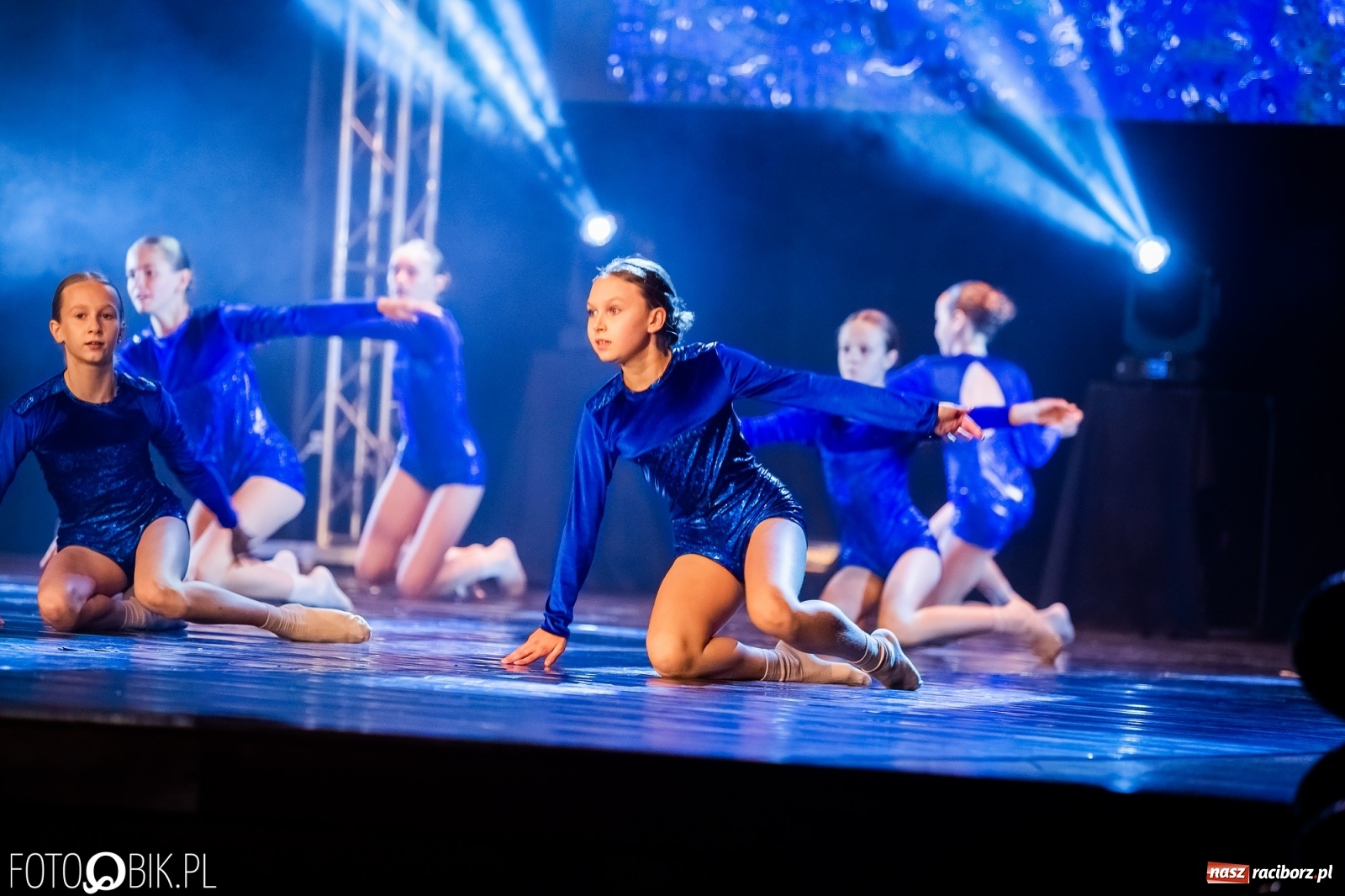 Zdjęcie w galerii na portalu naszraciborz.pl: Jubileuszowa gala zespołu tanecznego Skaza w Raciborskim Centrum Kultury wiadomości z regionu