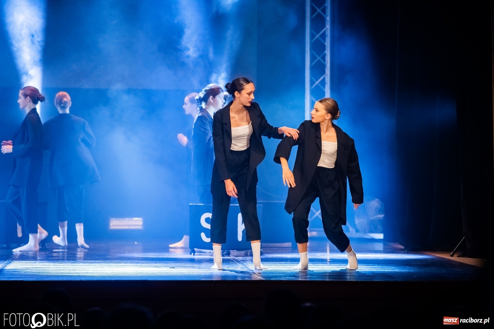 Zdjęcie w galerii na portalu naszraciborz.pl: Jubileuszowa gala zespołu tanecznego Skaza w Raciborskim Centrum Kultury wiadomości z regionu