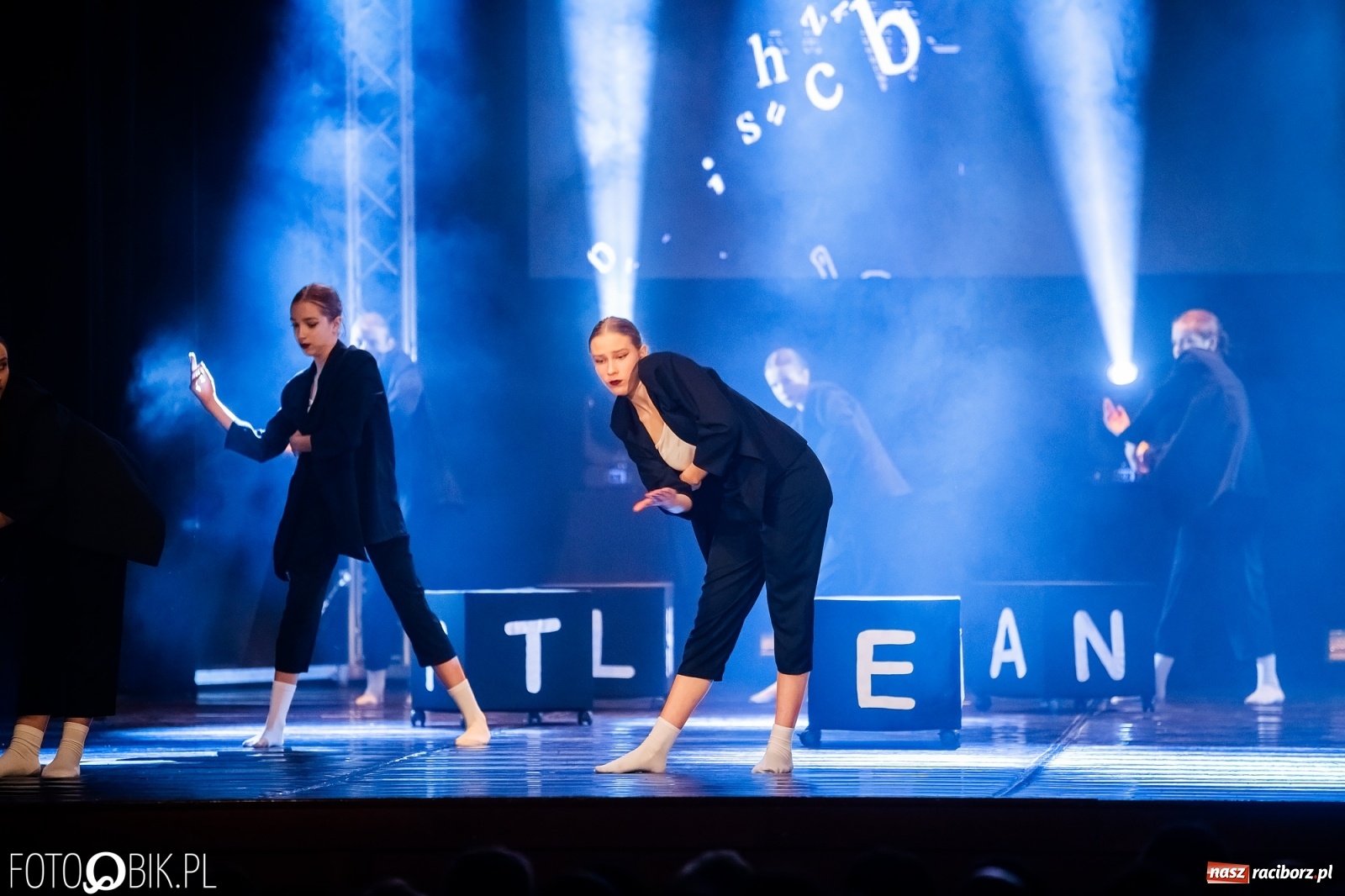 Zdjęcie w galerii na portalu naszraciborz.pl: Jubileuszowa gala zespołu tanecznego Skaza w Raciborskim Centrum Kultury wiadomości z regionu