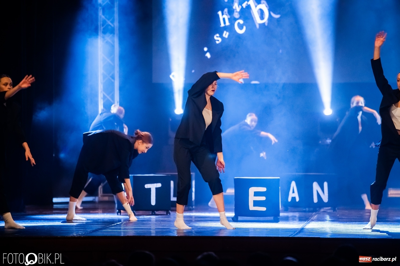 Zdjęcie w galerii na portalu naszraciborz.pl: Jubileuszowa gala zespołu tanecznego Skaza w Raciborskim Centrum Kultury wiadomości z regionu