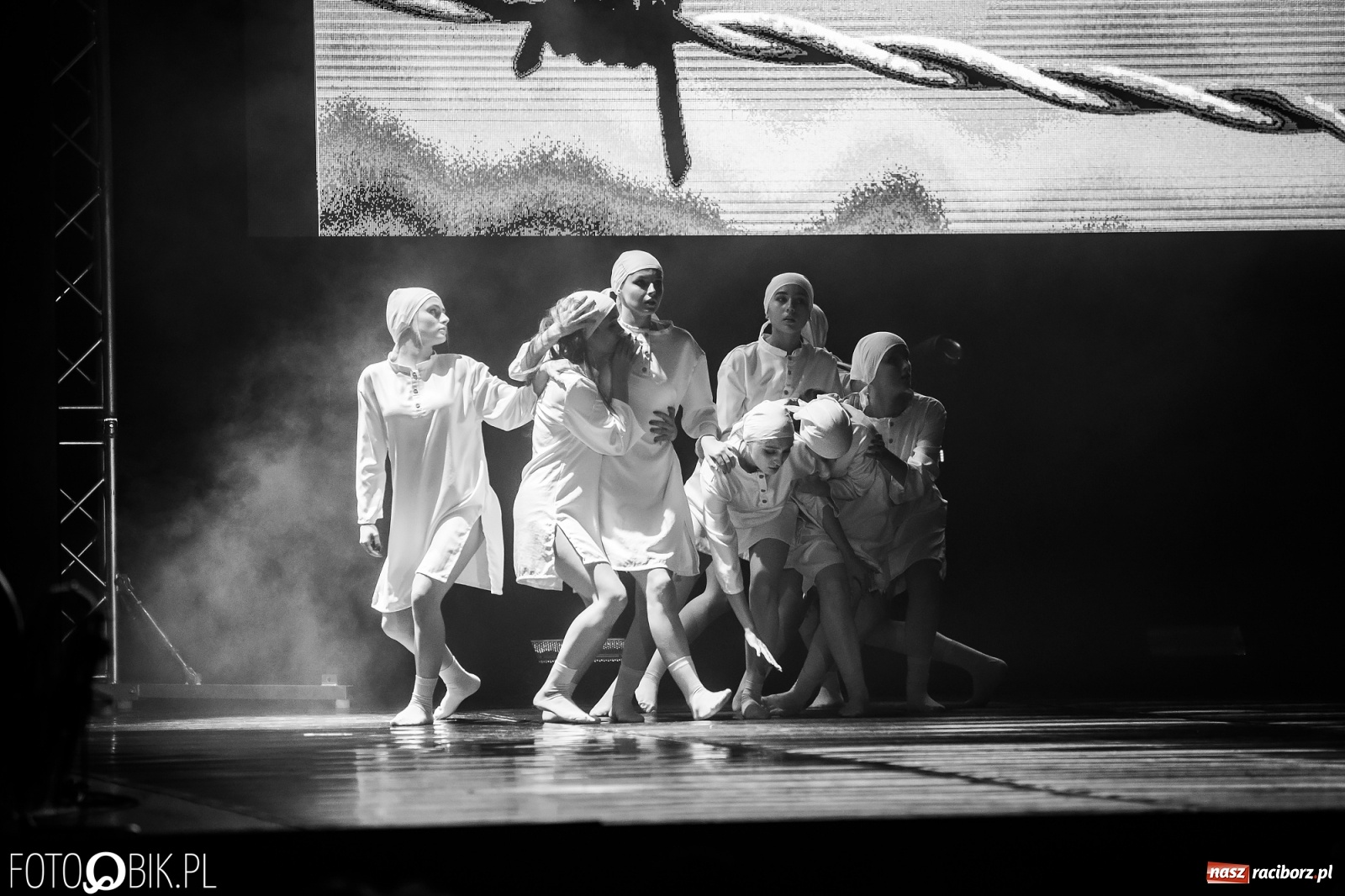 Zdjęcie w galerii na portalu naszraciborz.pl: Jubileuszowa gala zespołu tanecznego Skaza w Raciborskim Centrum Kultury wiadomości z regionu