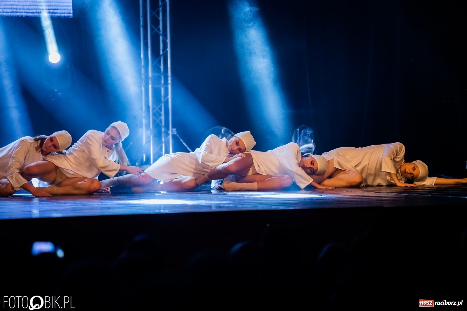 Zdjęcie w galerii na portalu naszraciborz.pl: Jubileuszowa gala zespołu tanecznego Skaza w Raciborskim Centrum Kultury wiadomości z regionu