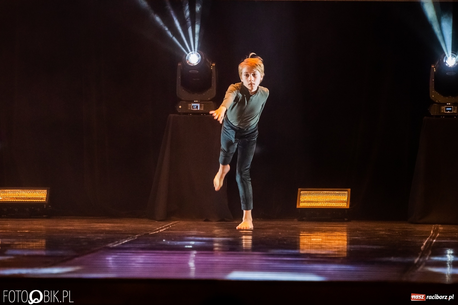 Zdjęcie w galerii na portalu naszraciborz.pl: Jubileuszowa gala zespołu tanecznego Skaza w Raciborskim Centrum Kultury wiadomości z regionu