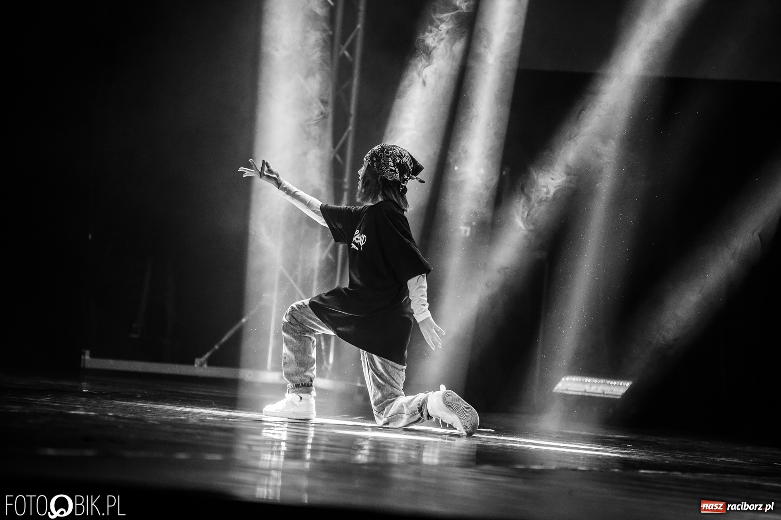 Zdjęcie w galerii na portalu naszraciborz.pl: Jubileuszowa gala zespołu tanecznego Skaza w Raciborskim Centrum Kultury wiadomości z regionu