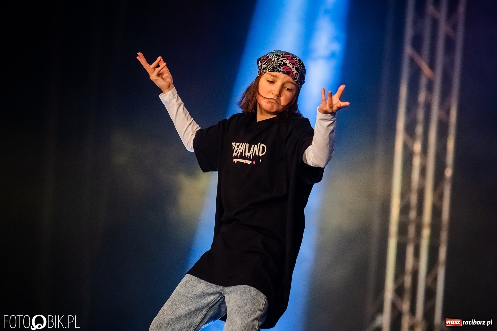 Zdjęcie w galerii na portalu naszraciborz.pl: Jubileuszowa gala zespołu tanecznego Skaza w Raciborskim Centrum Kultury wiadomości z regionu