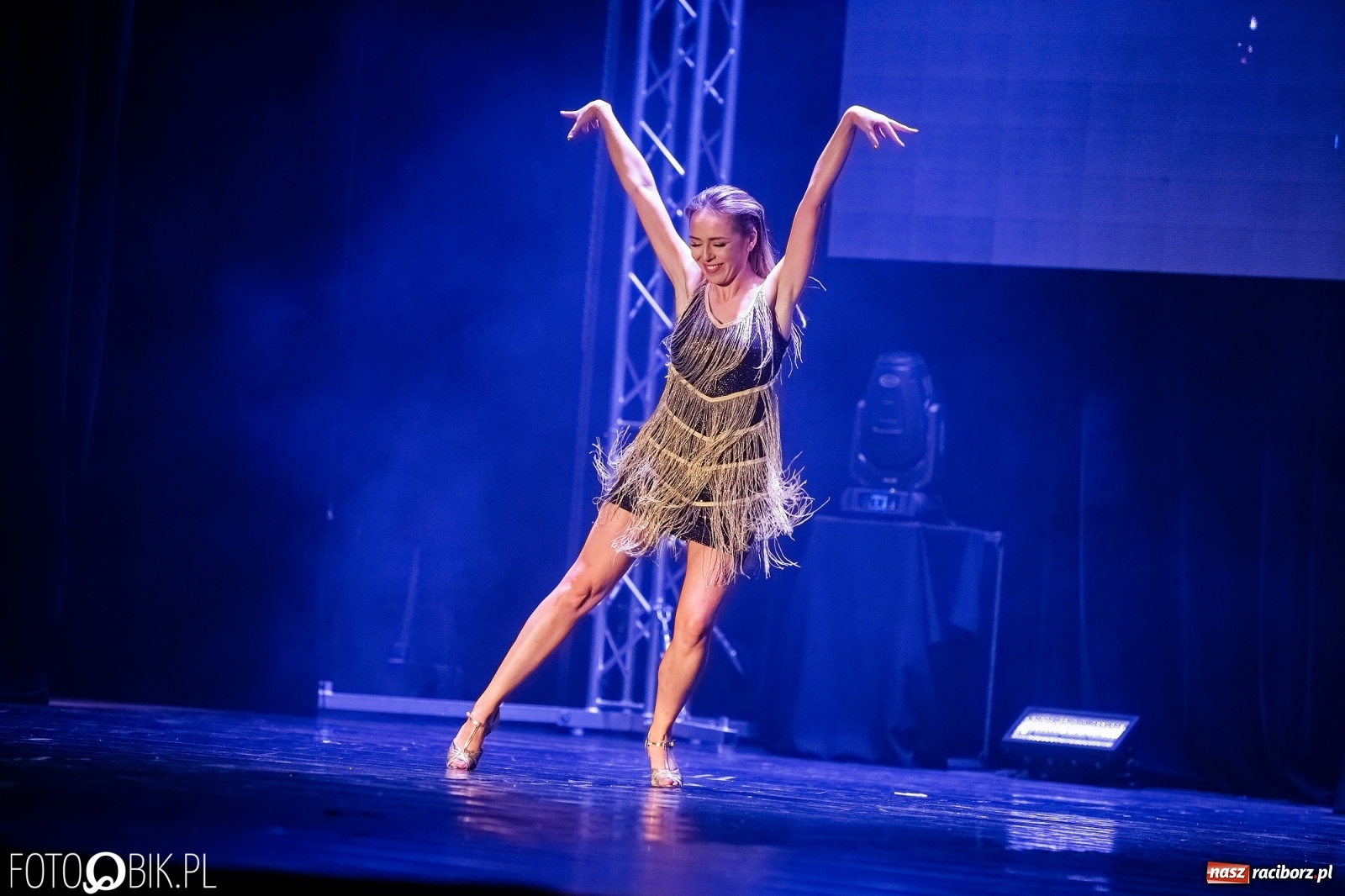 Zdjęcie w galerii na portalu naszraciborz.pl: Jubileuszowa gala zespołu tanecznego Skaza w Raciborskim Centrum Kultury wiadomości z regionu