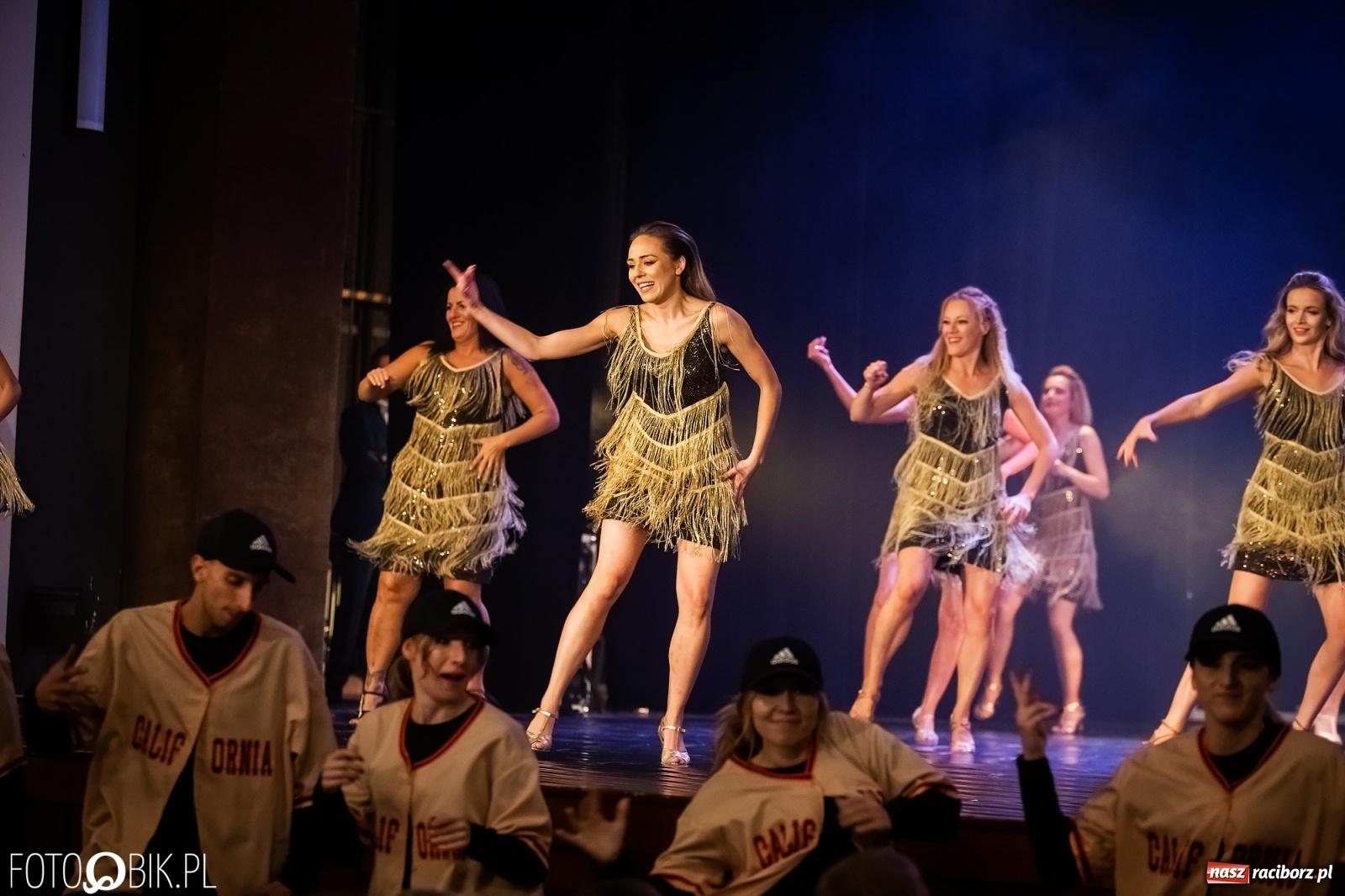 Zdjęcie w galerii na portalu naszraciborz.pl: Jubileuszowa gala zespołu tanecznego Skaza w Raciborskim Centrum Kultury wiadomości z regionu