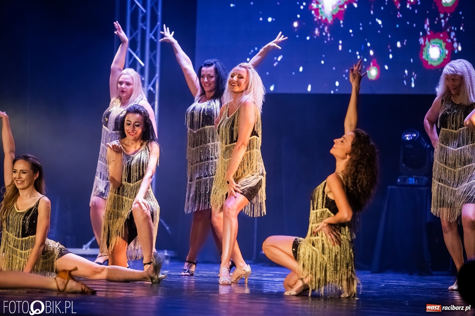 Zdjęcie w galerii na portalu naszraciborz.pl: Jubileuszowa gala zespołu tanecznego Skaza w Raciborskim Centrum Kultury wiadomości z regionu