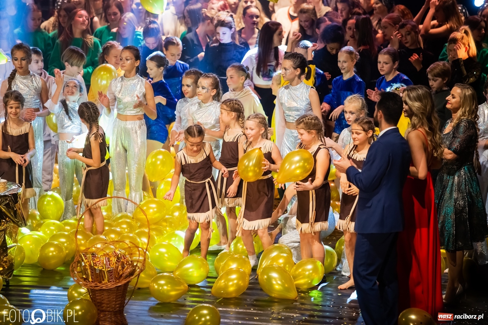 Zdjęcie w galerii na portalu naszraciborz.pl: Jubileuszowa gala zespołu tanecznego Skaza w Raciborskim Centrum Kultury wiadomości z regionu