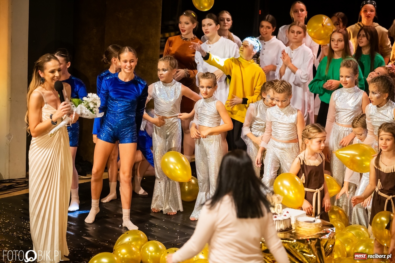 Zdjęcie w galerii na portalu naszraciborz.pl: Jubileuszowa gala zespołu tanecznego Skaza w Raciborskim Centrum Kultury wiadomości z regionu