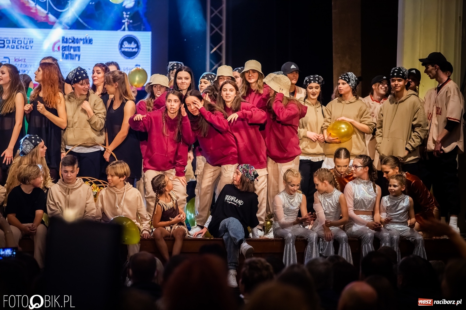 Zdjęcie w galerii na portalu naszraciborz.pl: Jubileuszowa gala zespołu tanecznego Skaza w Raciborskim Centrum Kultury wiadomości z regionu