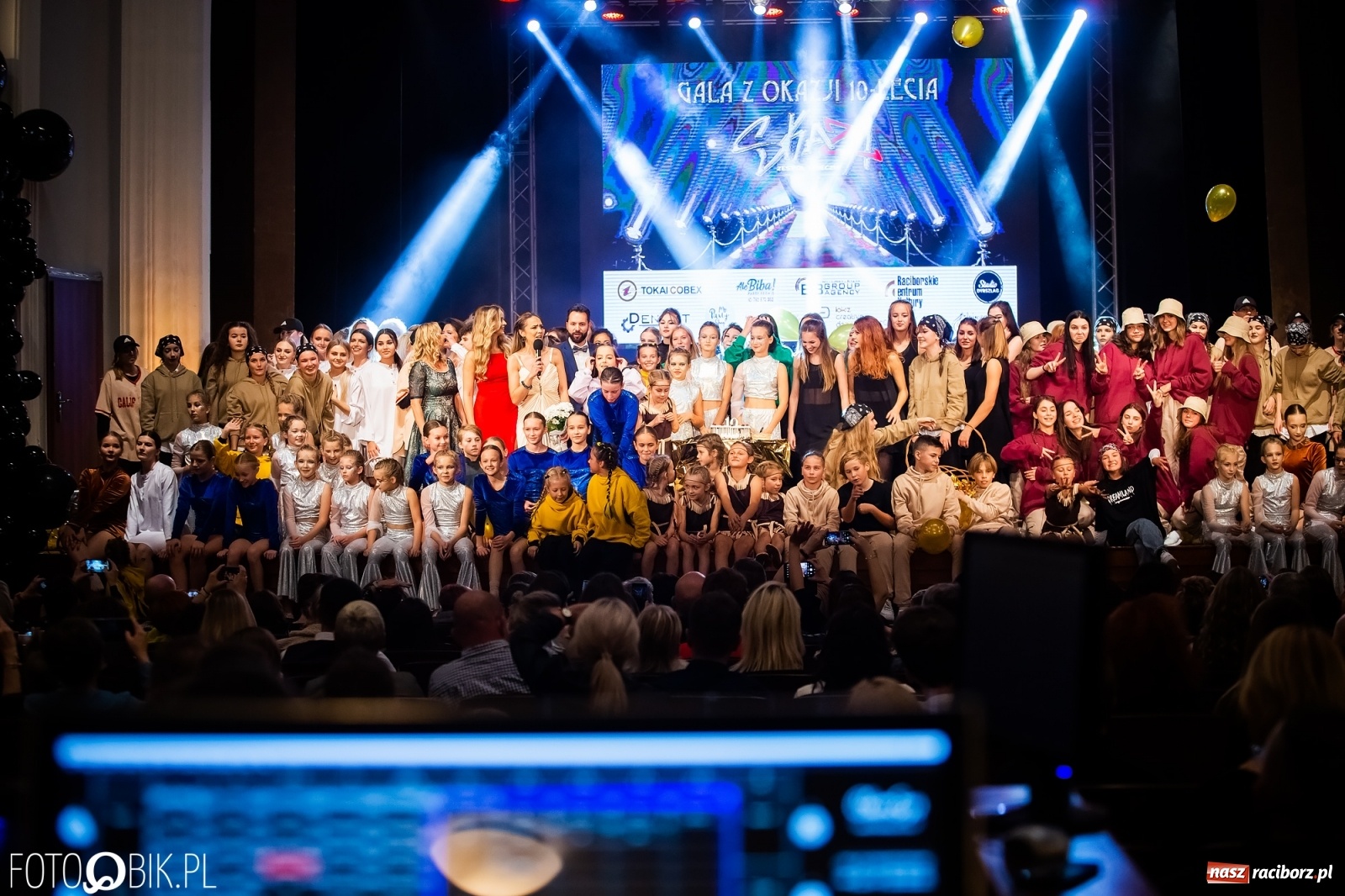 Zdjęcie w galerii na portalu naszraciborz.pl: Jubileuszowa gala zespołu tanecznego Skaza w Raciborskim Centrum Kultury wiadomości z regionu