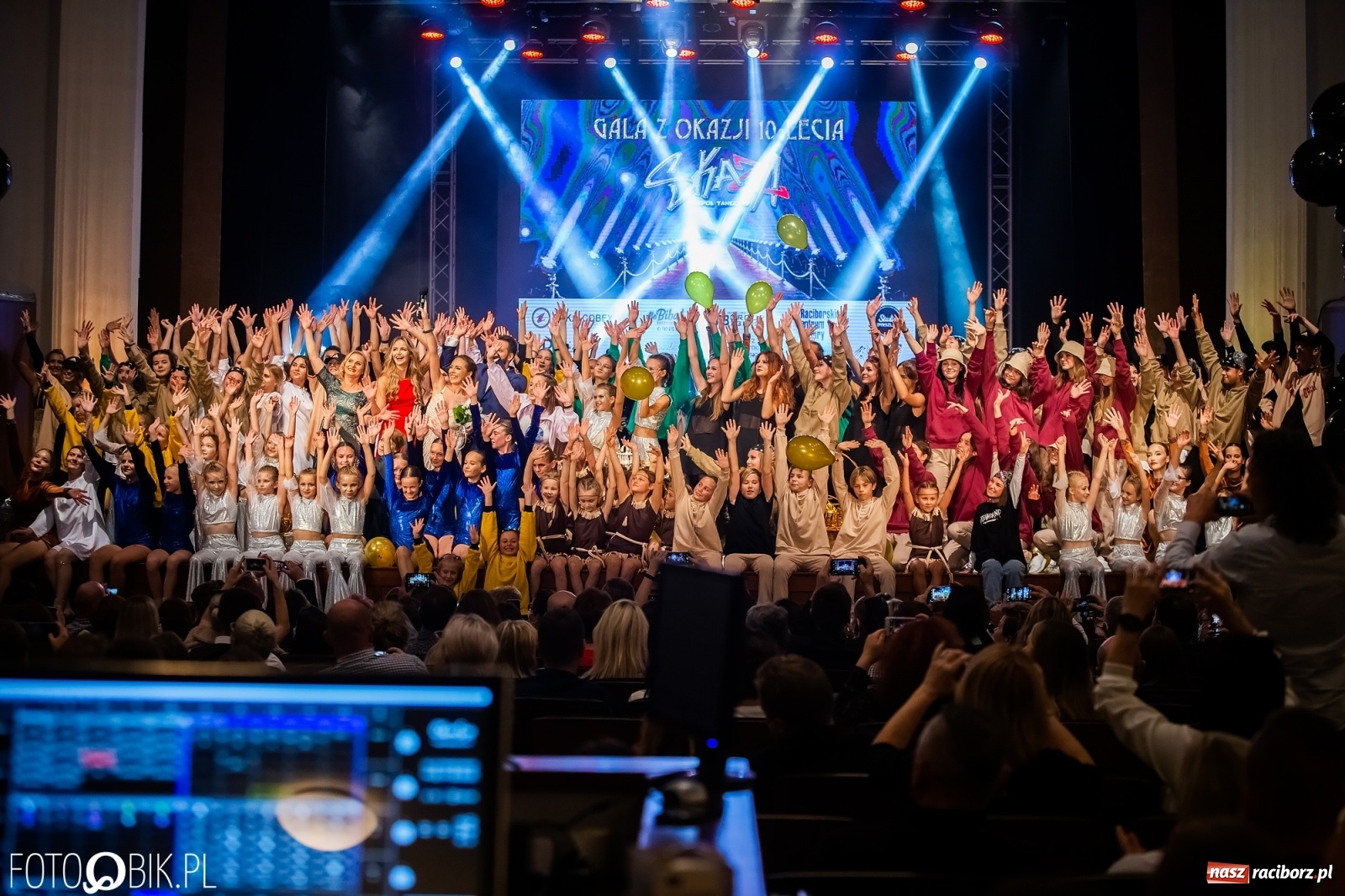 Zdjęcie w galerii na portalu naszraciborz.pl: Jubileuszowa gala zespołu tanecznego Skaza w Raciborskim Centrum Kultury wiadomości z regionu