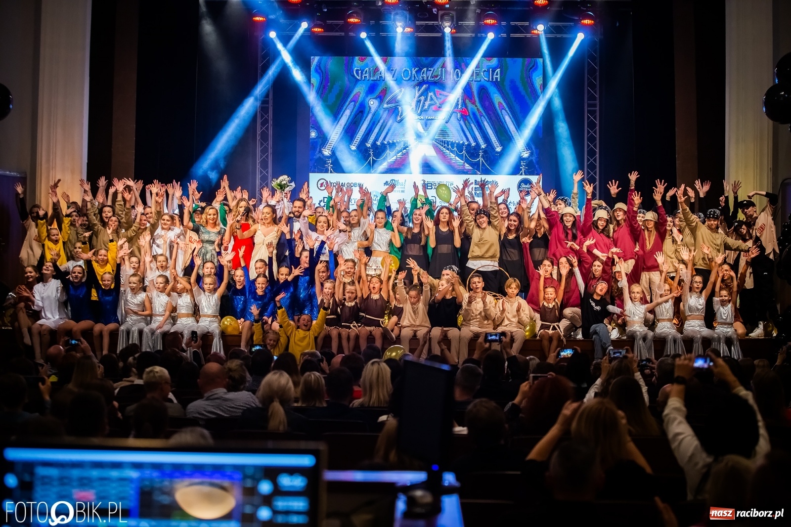 Zdjęcie w galerii na portalu naszraciborz.pl: Jubileuszowa gala zespołu tanecznego Skaza w Raciborskim Centrum Kultury wiadomości z regionu