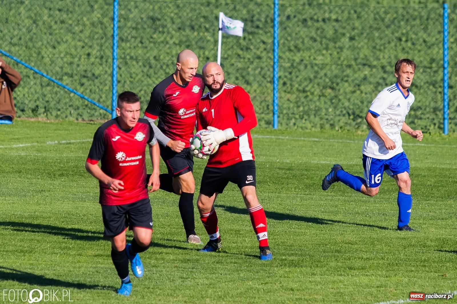 Zdjęcie w galerii na portalu naszraciborz.pl: B klasa. Zwycięska passa Pietraszyna trwa [FOTO] wiadomości z regionu