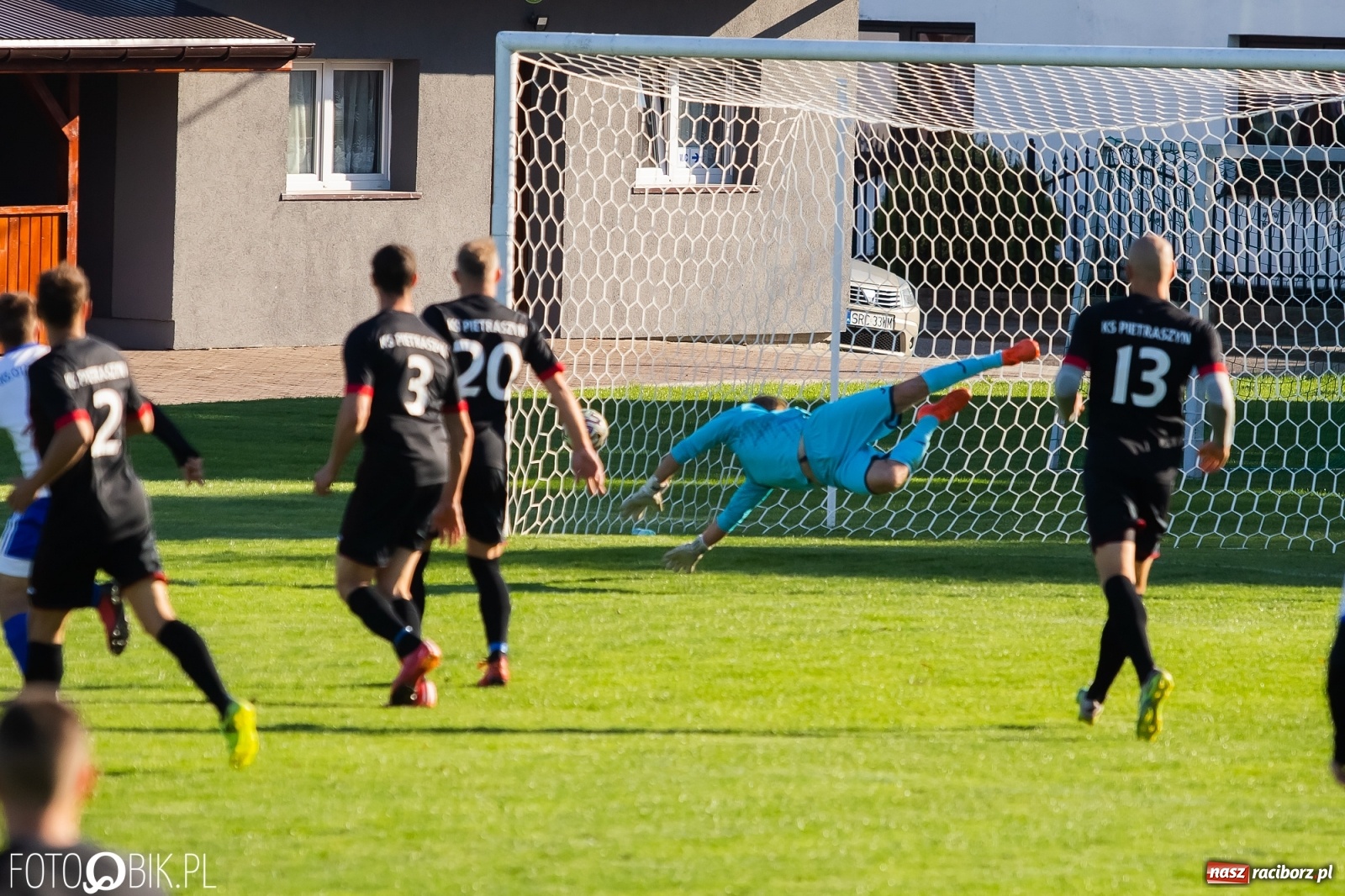 Zdjęcie w galerii na portalu naszraciborz.pl: B klasa. Zwycięska passa Pietraszyna trwa [FOTO] wiadomości z regionu