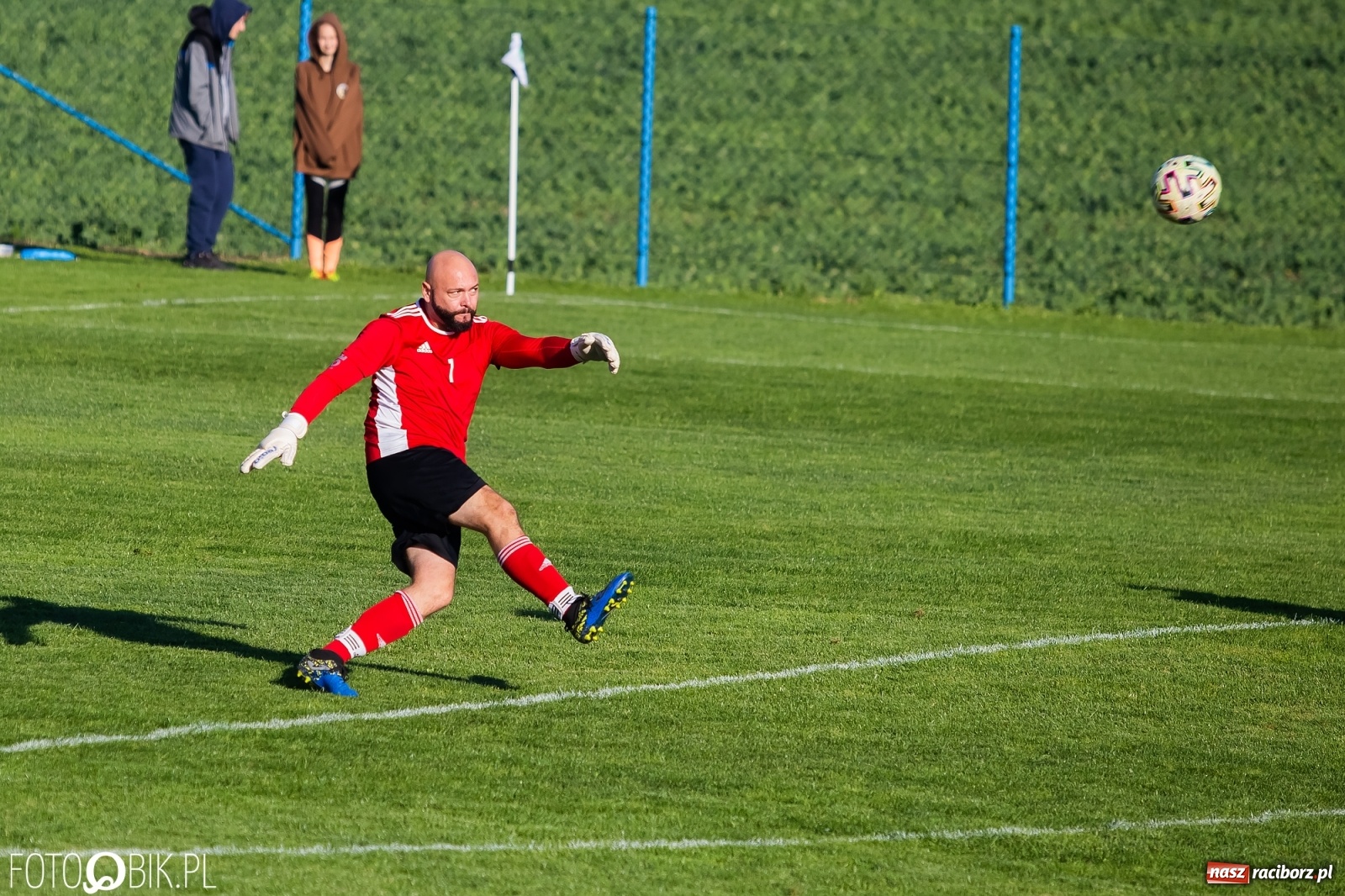 Zdjęcie w galerii na portalu naszraciborz.pl: B klasa. Zwycięska passa Pietraszyna trwa [FOTO] wiadomości z regionu