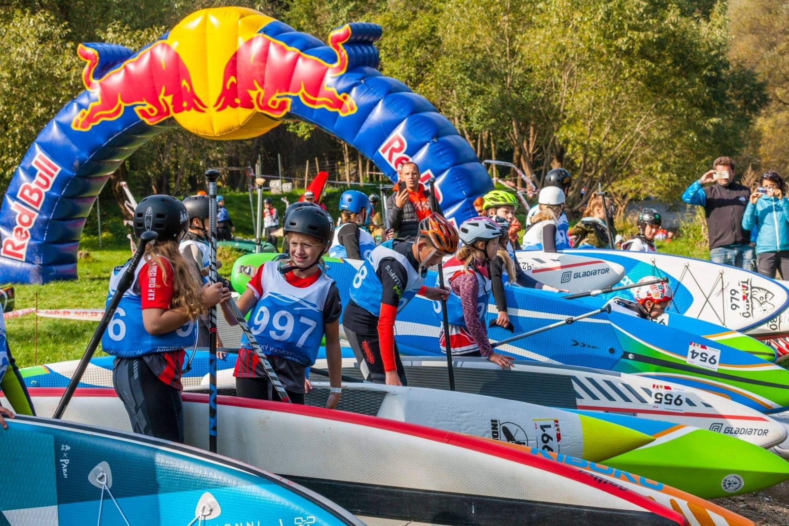 Zdjęcie w galerii na portalu naszraciborz.pl: Raciborzanie pojechali na Krumlovský vodácký maraton 2021 wiadomości z regionu