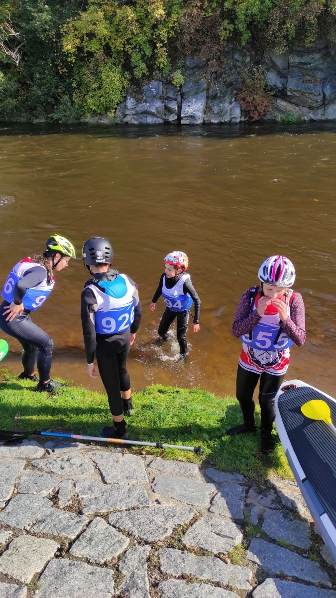 Zdjęcie w galerii na portalu naszraciborz.pl: Raciborzanie pojechali na Krumlovský vodácký maraton 2021 wiadomości z regionu