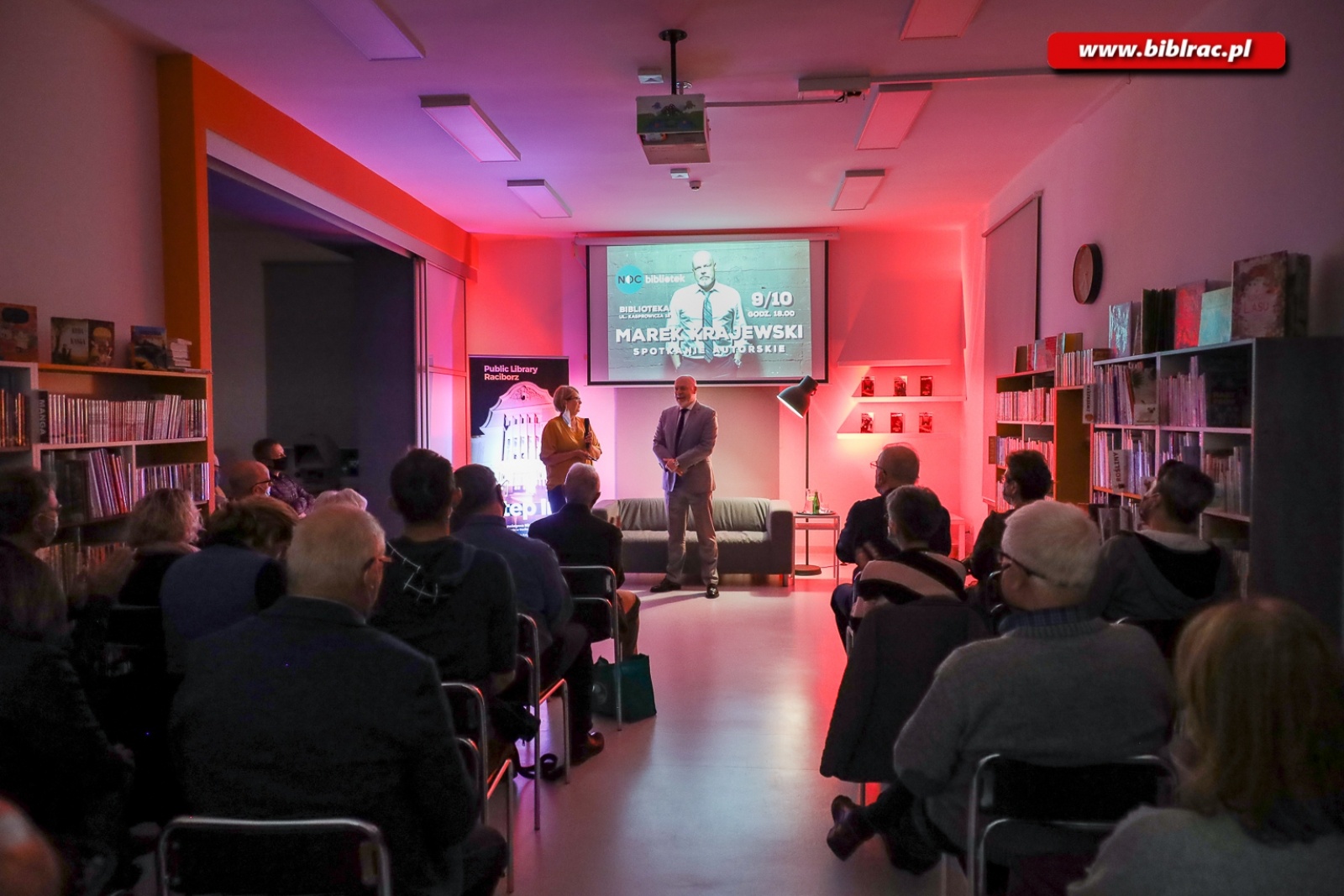 Zdjęcie w galerii na portalu naszraciborz.pl: Mistrz kryminału gościł w raciborskiej bibliotece wiadomości z regionu