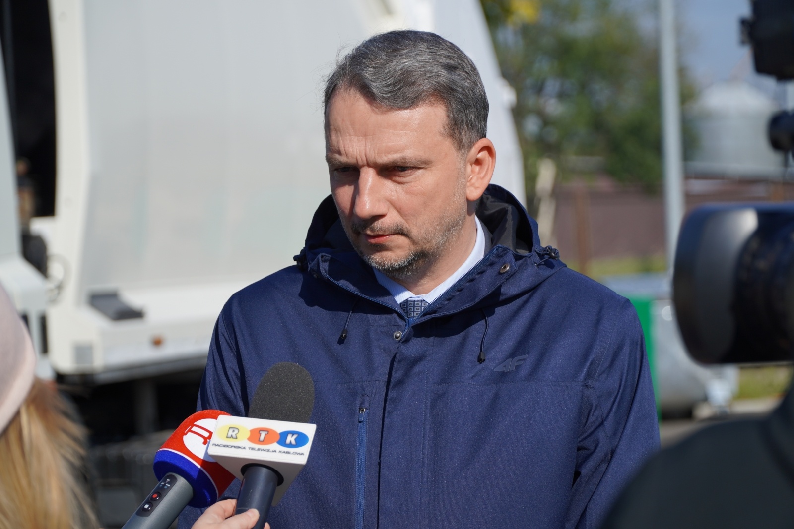 Zdjęcie w galerii na portalu naszraciborz.pl: Miejska spółka kupiła pierwszą śmieciarkę, Empol złożył odwołanie wiadomości z regionu