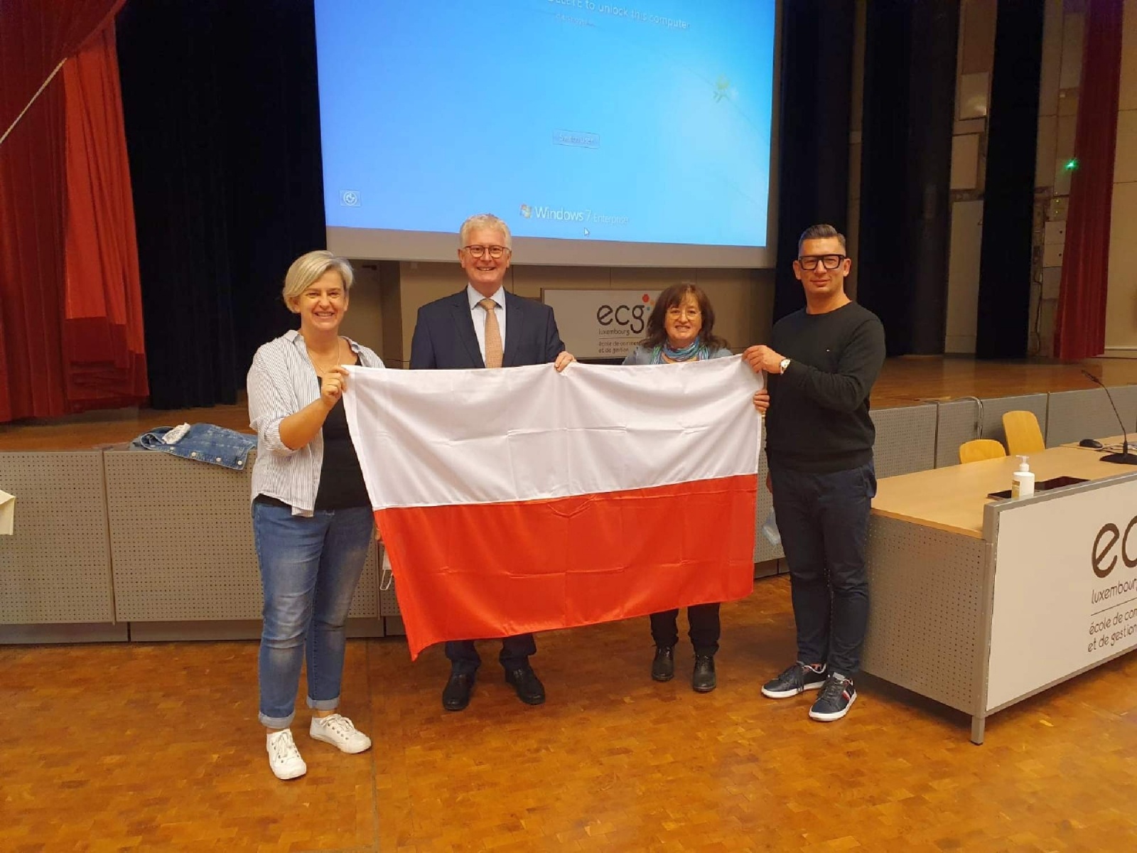 Zdjęcie w galerii na portalu naszraciborz.pl: Młodzież z Kasprowicza w luksemburskiej Ecole de Gestion et de Commerce wiadomości z regionu