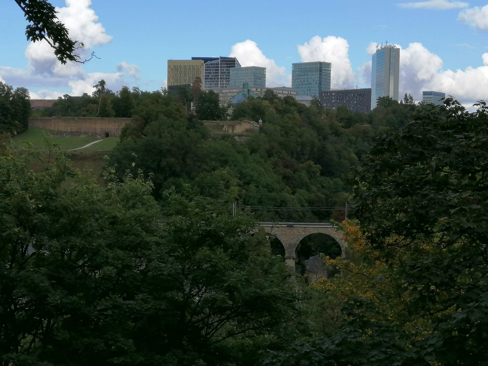 Zdjęcie w galerii na portalu naszraciborz.pl: Młodzież z Kasprowicza w luksemburskiej Ecole de Gestion et de Commerce wiadomości z regionu