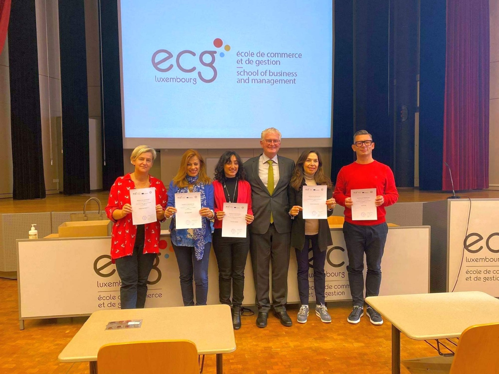 Zdjęcie w galerii na portalu naszraciborz.pl: Młodzież z Kasprowicza w luksemburskiej Ecole de Gestion et de Commerce wiadomości z regionu