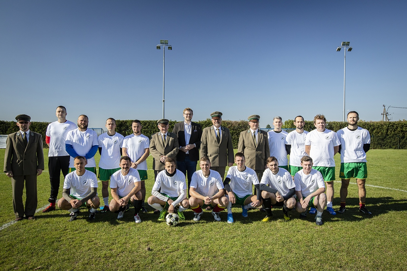 Zdjęcie w galerii na portalu naszraciborz.pl: Piłkarska rywalizacja LKS 07 Markowice i Lasów Państwowych. Klub dostał finansowe wsparcie wiadomości z regionu