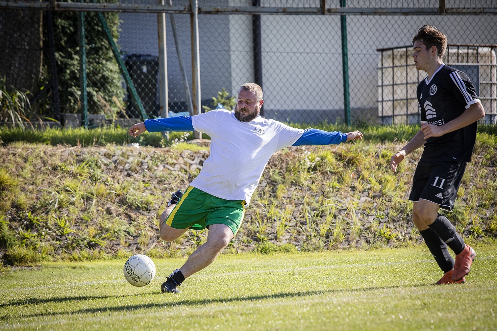 Zdjęcie w galerii na portalu naszraciborz.pl: Piłkarska rywalizacja LKS 07 Markowice i Lasów Państwowych. Klub dostał finansowe wsparcie wiadomości z regionu