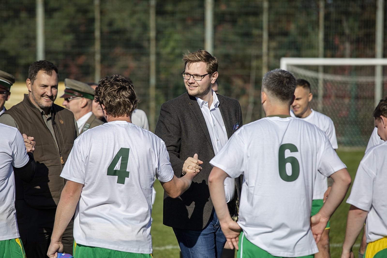 Zdjęcie w galerii na portalu naszraciborz.pl: Piłkarska rywalizacja LKS 07 Markowice i Lasów Państwowych. Klub dostał finansowe wsparcie wiadomości z regionu