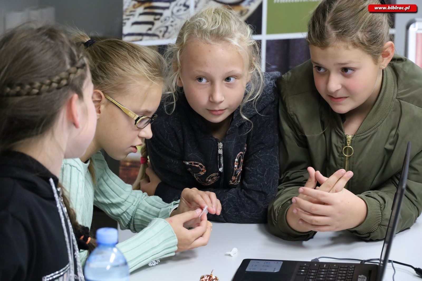 Zdjęcie w galerii na portalu naszraciborz.pl: Polski uczony a Wieża Eiffla. Warsztaty druku 3D w raciborskiej bibliotece [FOTO] wiadomości z regionu