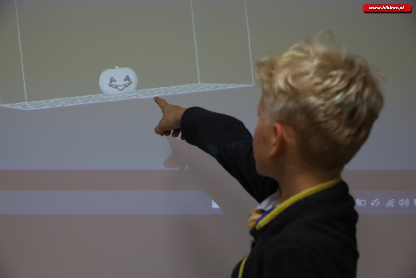 Zdjęcie w galerii na portalu naszraciborz.pl: Polski uczony a Wieża Eiffla. Warsztaty druku 3D w raciborskiej bibliotece [FOTO] wiadomości z regionu