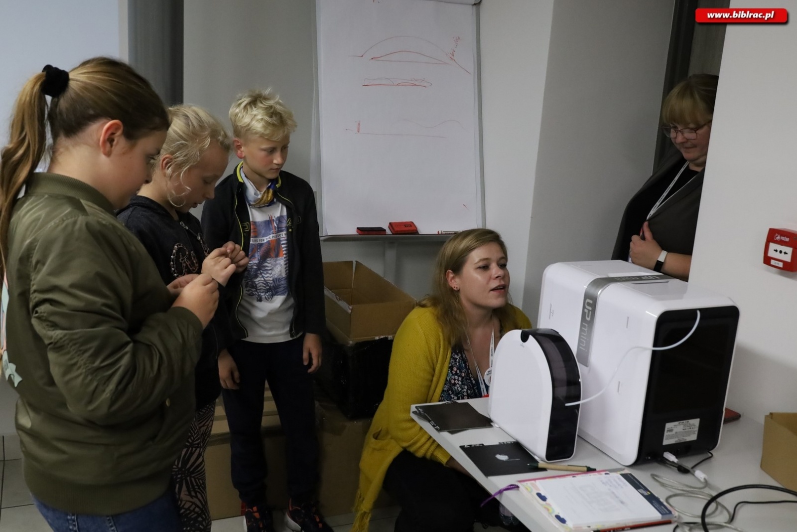 Zdjęcie w galerii na portalu naszraciborz.pl: Polski uczony a Wieża Eiffla. Warsztaty druku 3D w raciborskiej bibliotece [FOTO] wiadomości z regionu