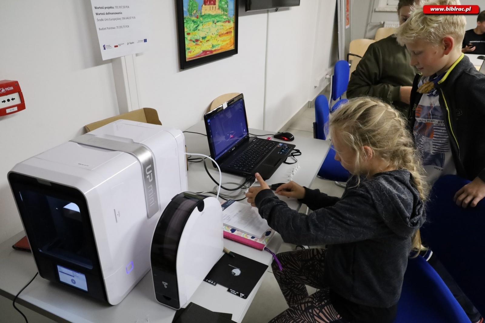 Zdjęcie w galerii na portalu naszraciborz.pl: Polski uczony a Wieża Eiffla. Warsztaty druku 3D w raciborskiej bibliotece [FOTO] wiadomości z regionu
