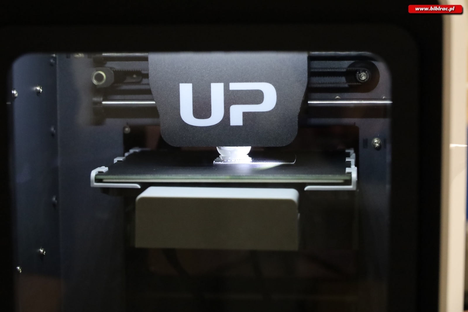 Zdjęcie w galerii na portalu naszraciborz.pl: Polski uczony a Wieża Eiffla. Warsztaty druku 3D w raciborskiej bibliotece [FOTO] wiadomości z regionu